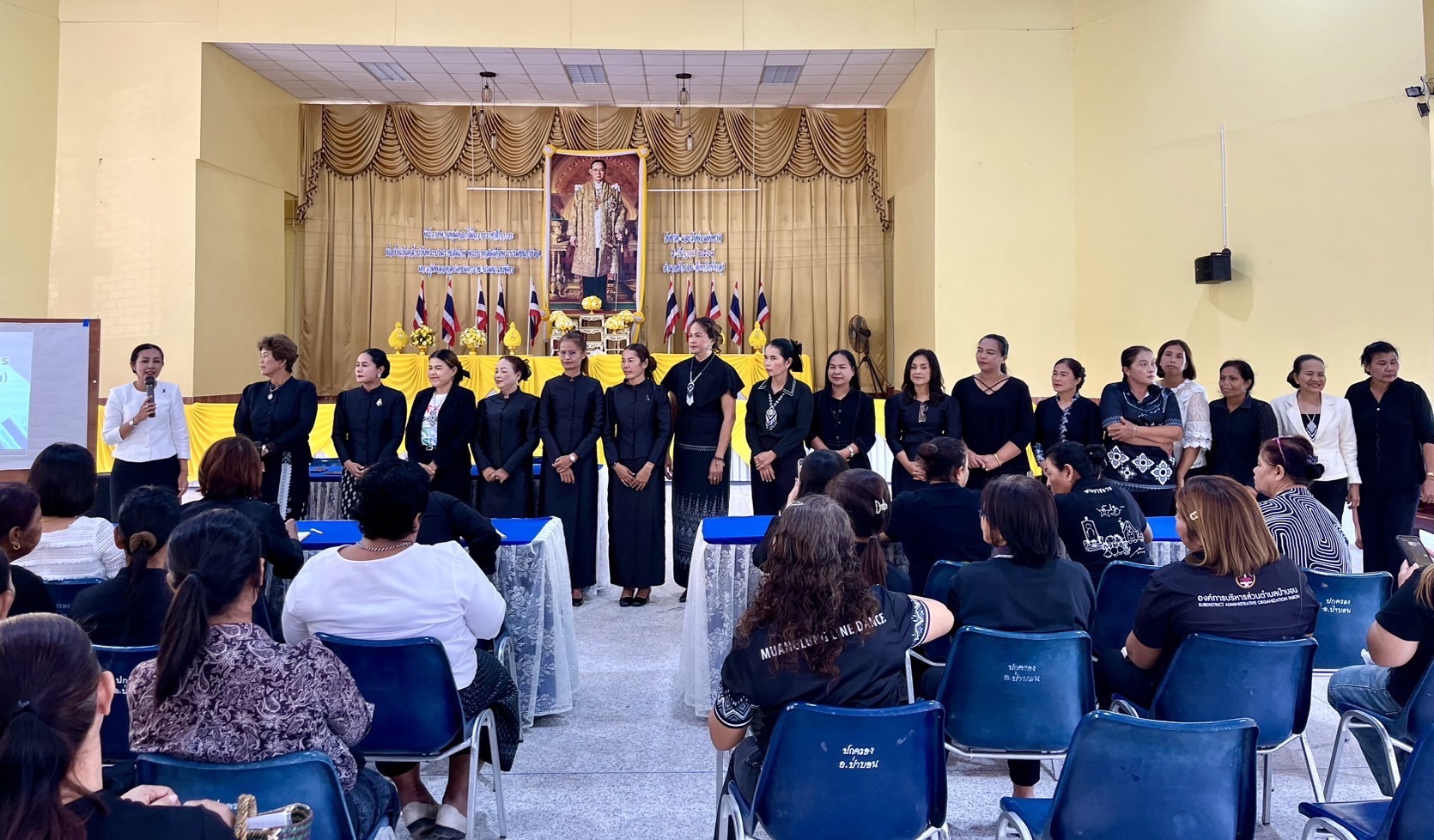 พช.พัทลุง ร่วมกิจกรรมคณะกรรมการพัฒนาสตรีจังหวัดพัทลุงสัญจร อำเภอป่าบอน พร้อมมอบถุงยังชีพให้ครัวเรือนเปราะบาง