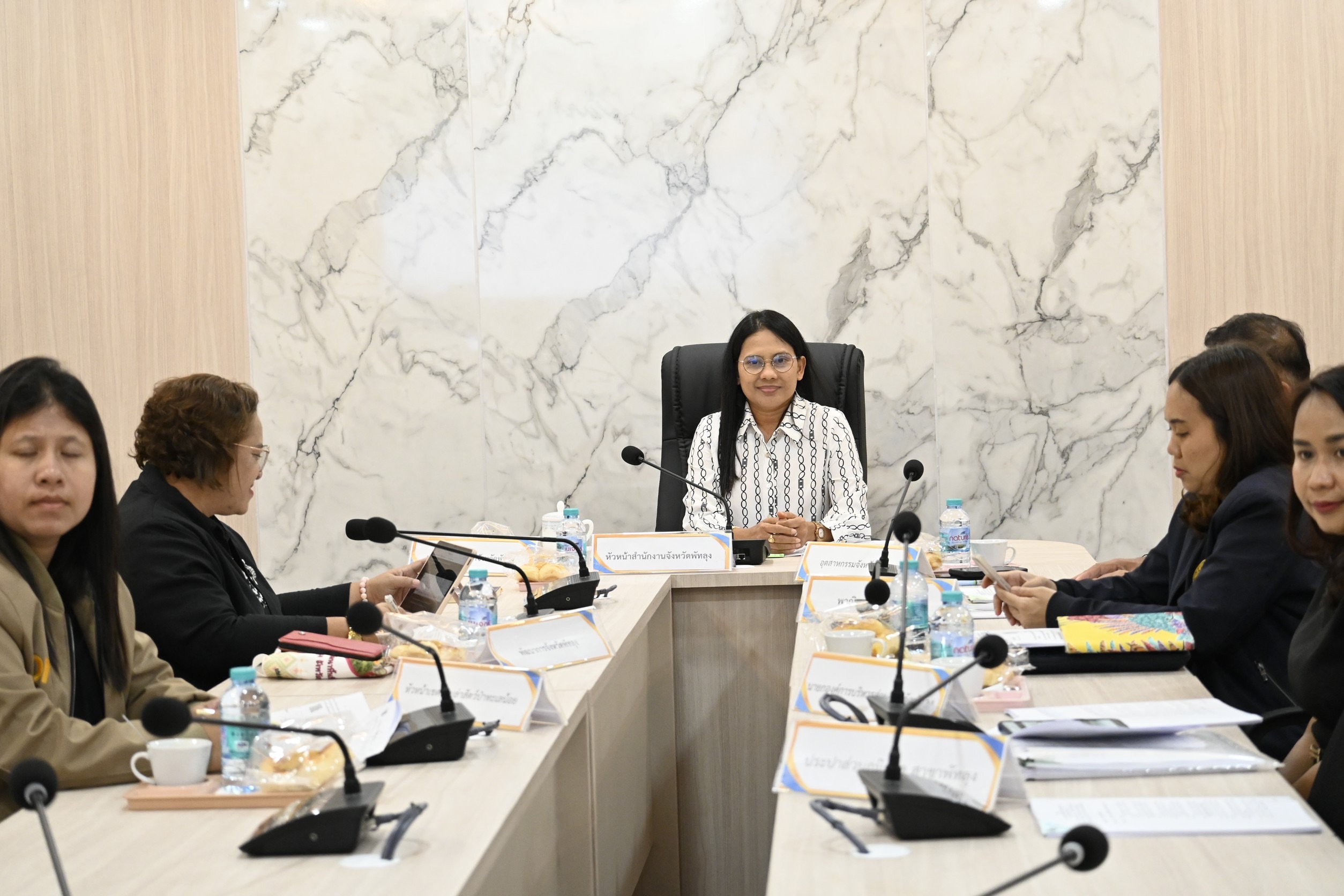 พช.พัทลุง ร่วมประชุม กรอ. กลุ่มจังหวัดภาคใต้ฝั่งอ่าวไทย ผ่านระบบ Zoom Meeting เร่งติดตามความคืบหน้าโครงการตามมติ ครม.สัญจร