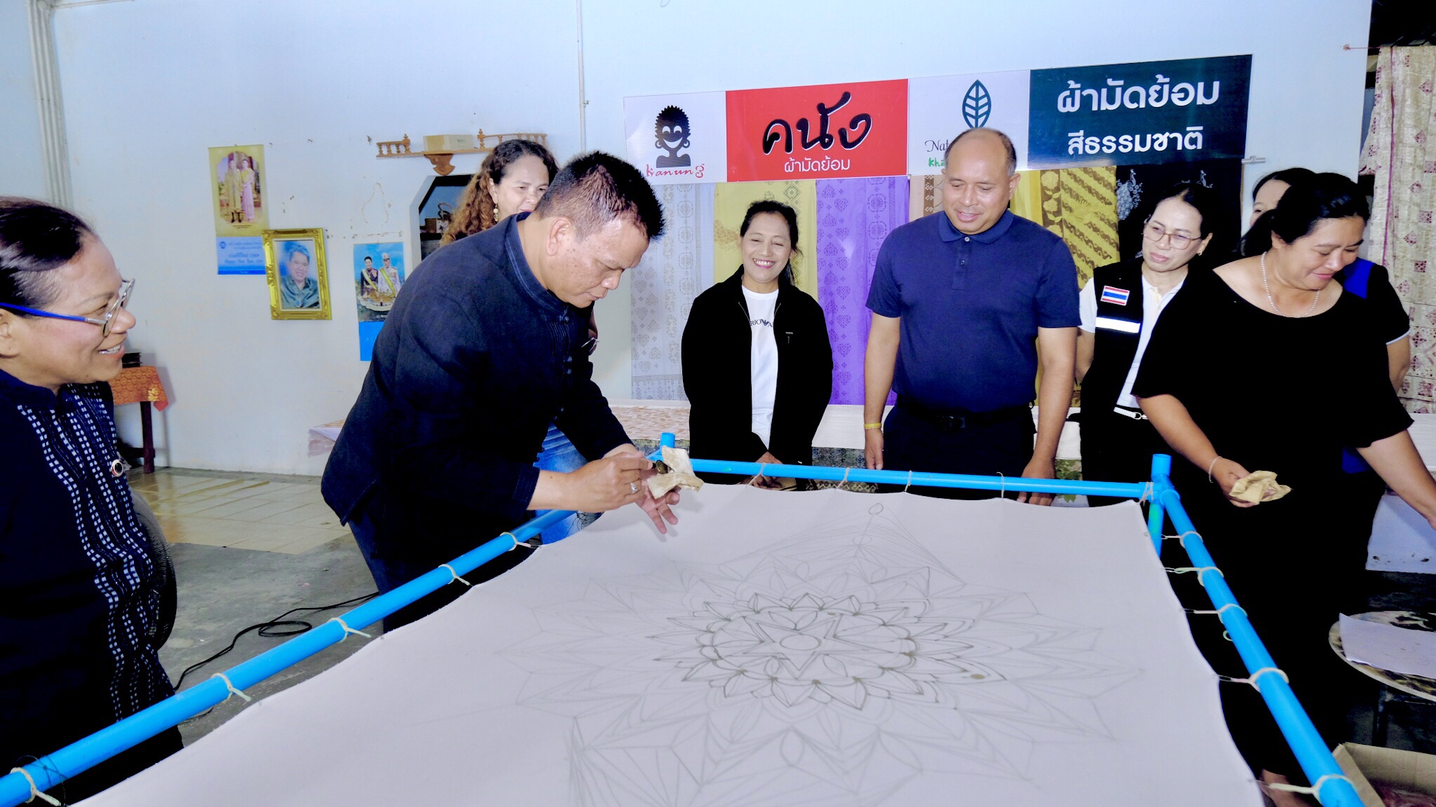 พช.พัทลุง ลงพื้นที่อำเภอเขาชัยสน ติดตามผลสำเร็จกองทุนพัฒนาบทบาทสตรี ส่งเสริม การสร้างงาน สร้างรายได้แก่กลุ่มสตรี