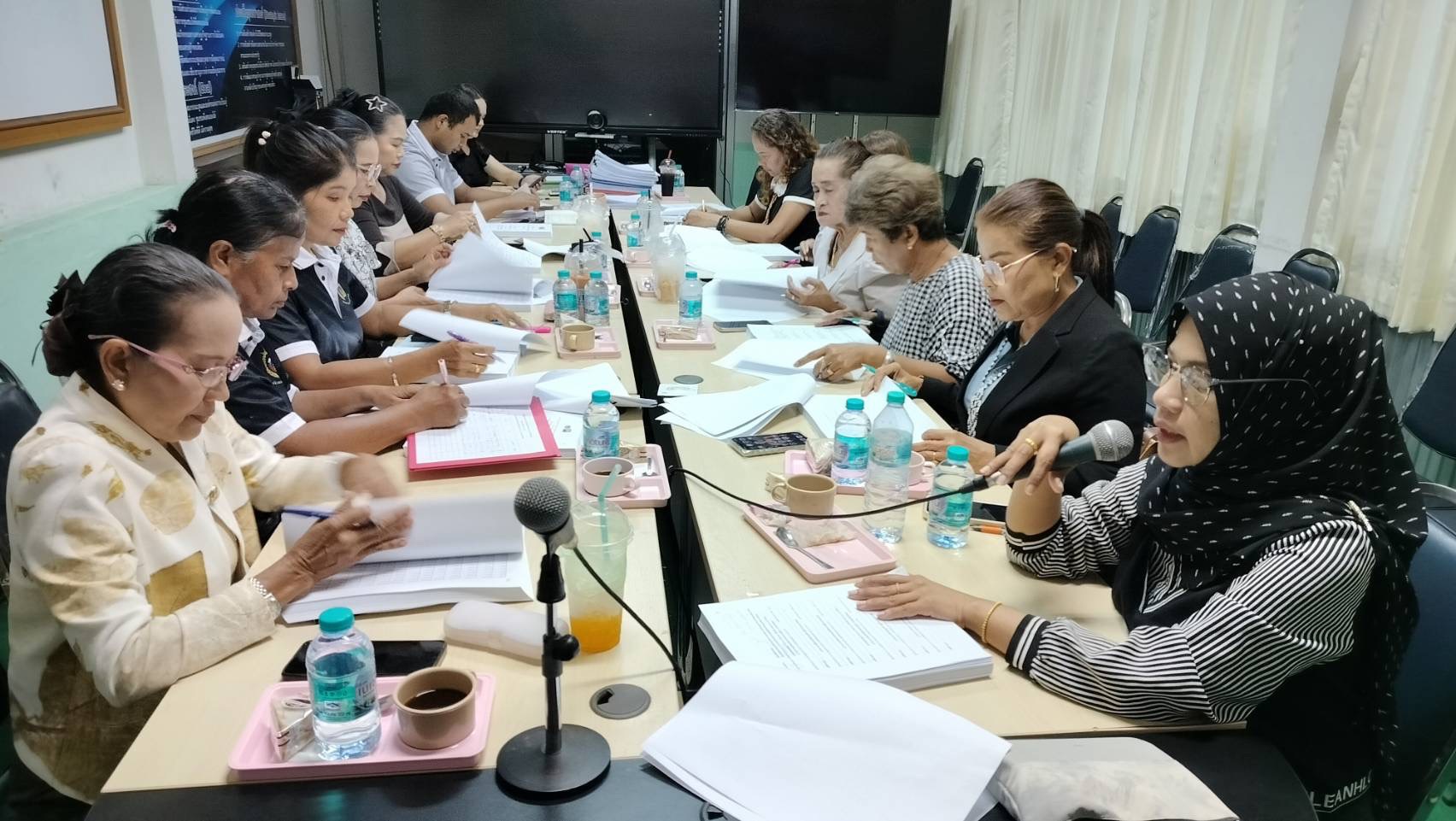 พช.พัทลุง จัดประชุมขับเคลื่อนกองทุนพัฒนาบทบาทสตรี ครั้งที่ 4/2569 เตรียมไฟเขียวงบกว่า 2.5 ล้านบาท หนุนอาชีพสตรี 19 โครงการ