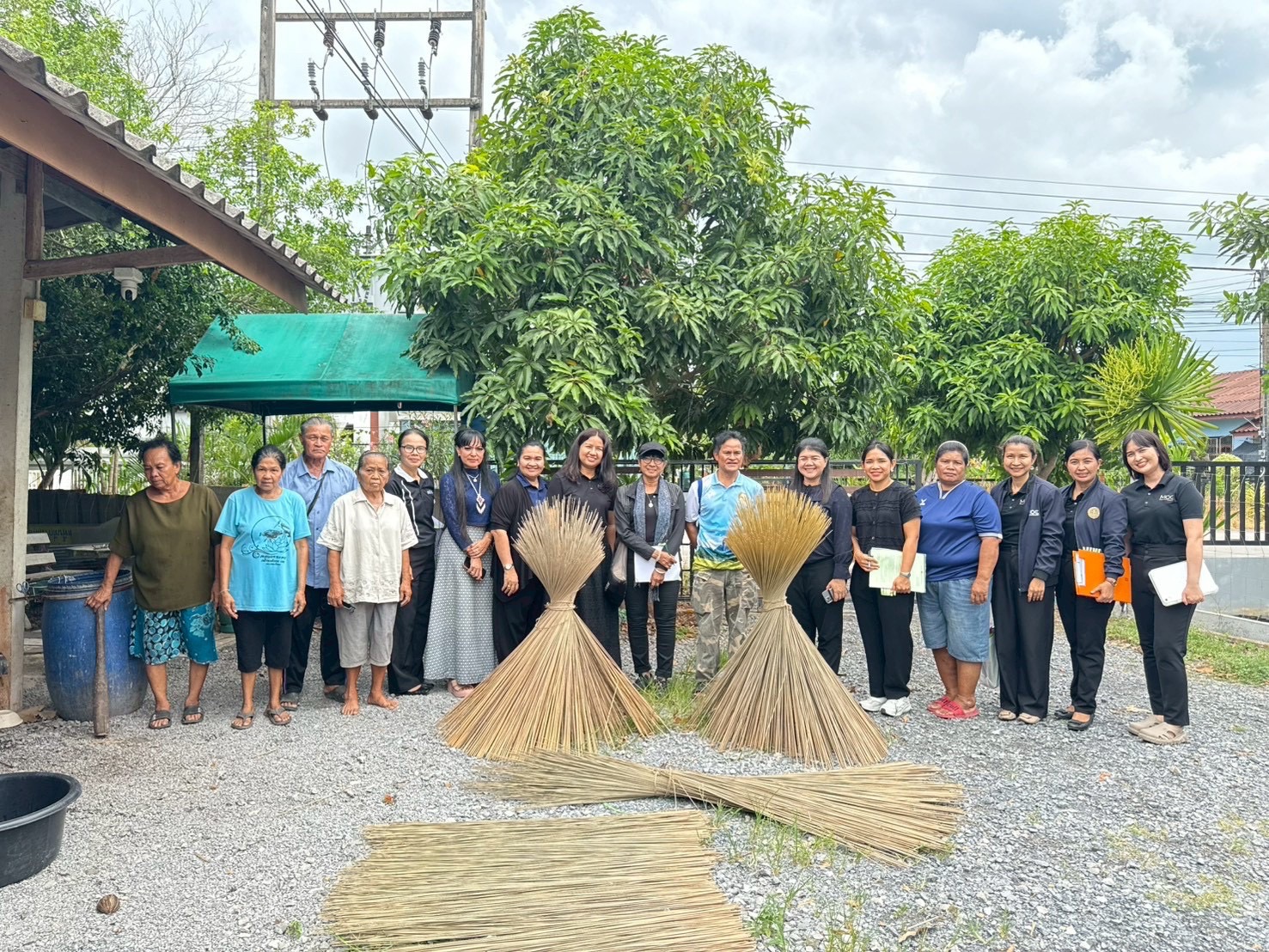 พช.พัทลุง ร่วมลงพื้นที่ขับเคลื่อน "GI กระจูดพัทลุง" ยกระดับสินค้าชุมชน